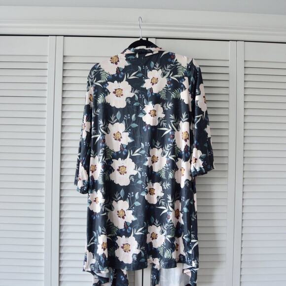 Kins & Kay Floral Print Robe with Interior and Exterior Waist Ties | Size XL - Picture 5 of 7